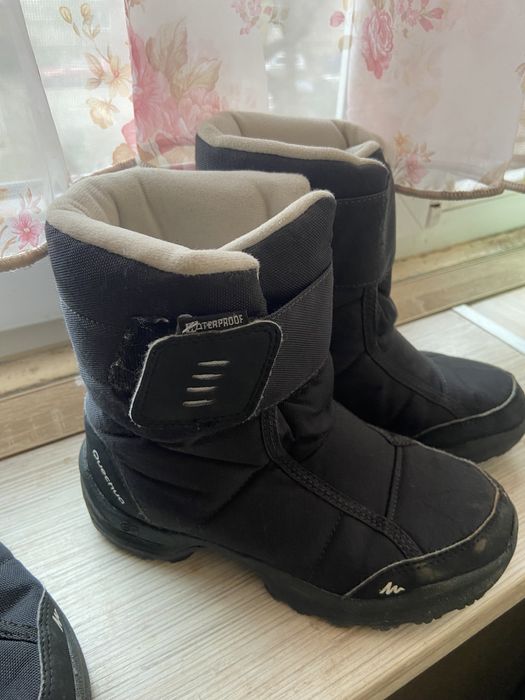 Cizme de zăpadă Decathlon marimea 33 si 35