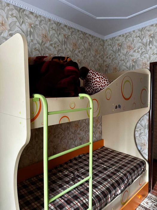 Кровать двуярусная