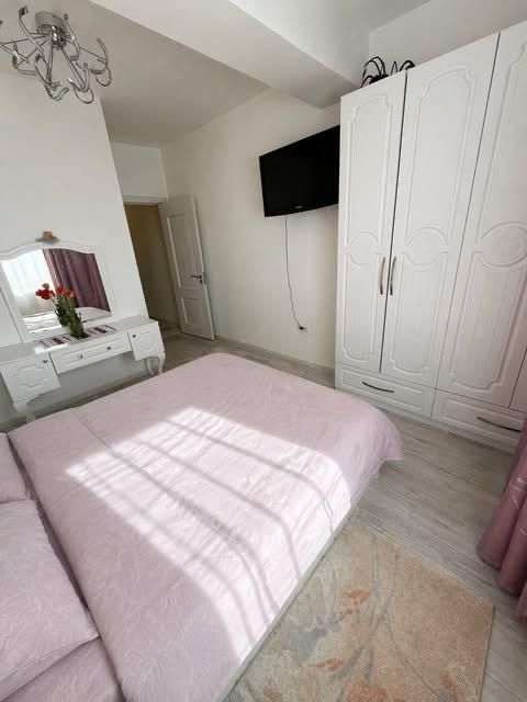 Vând apartament decomandat
