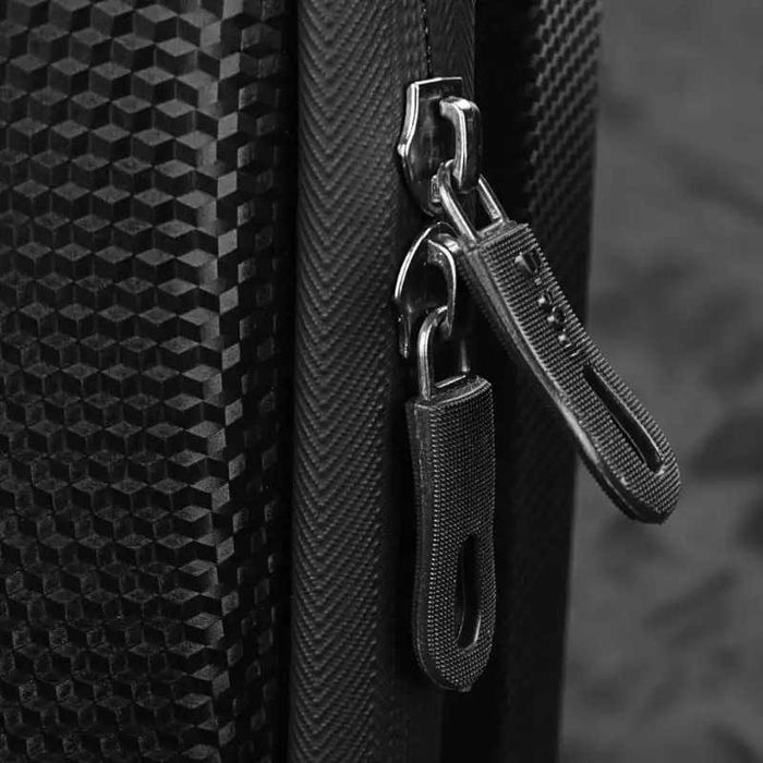 Универсална чанта за електрически скутер CARBON, 4L, Черна / Сребриста