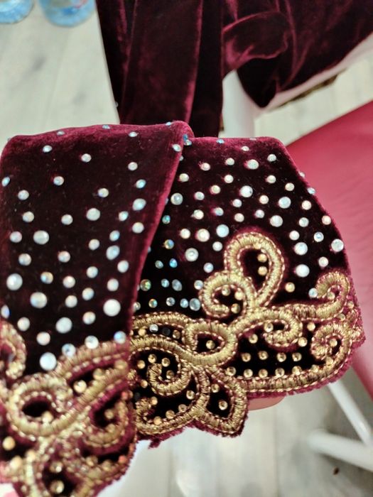 Женская велюровая платья