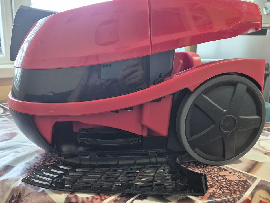 Прахосмукачкa за сухо и мокро почистване BOSCH PROANIMAL Серия 4