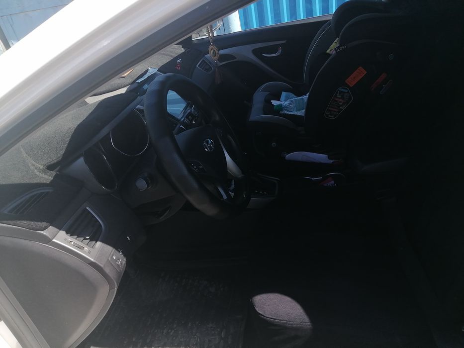 Продам машину Hyundai Elantra