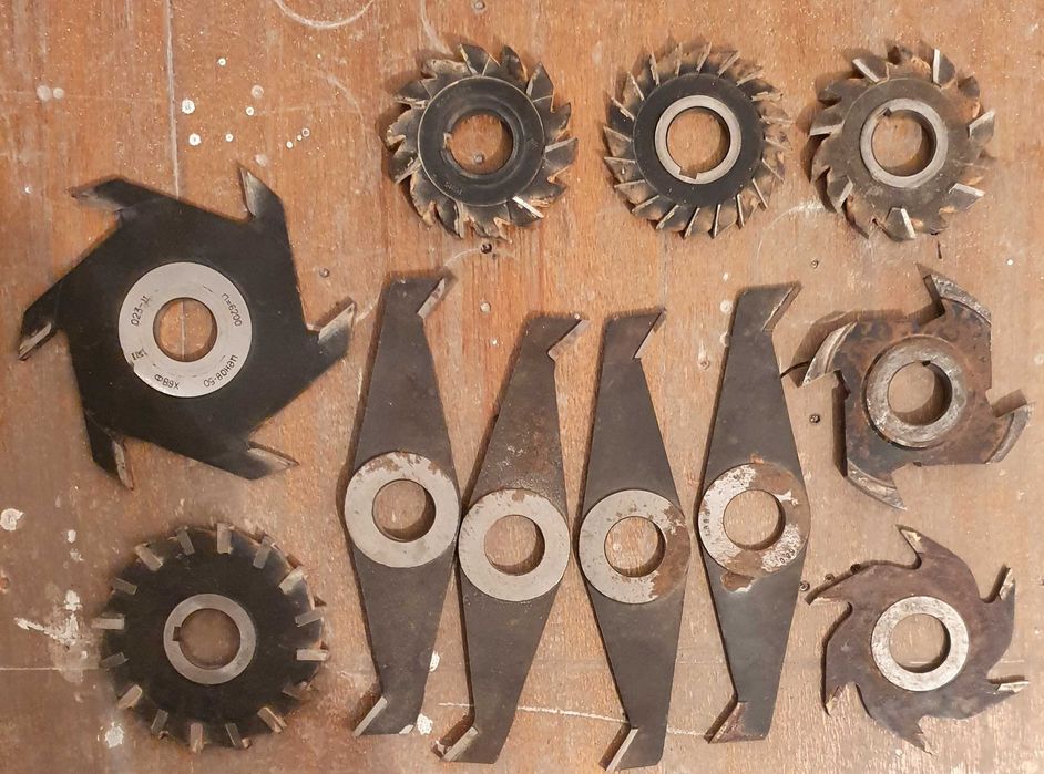 Фрезы по дереву разные