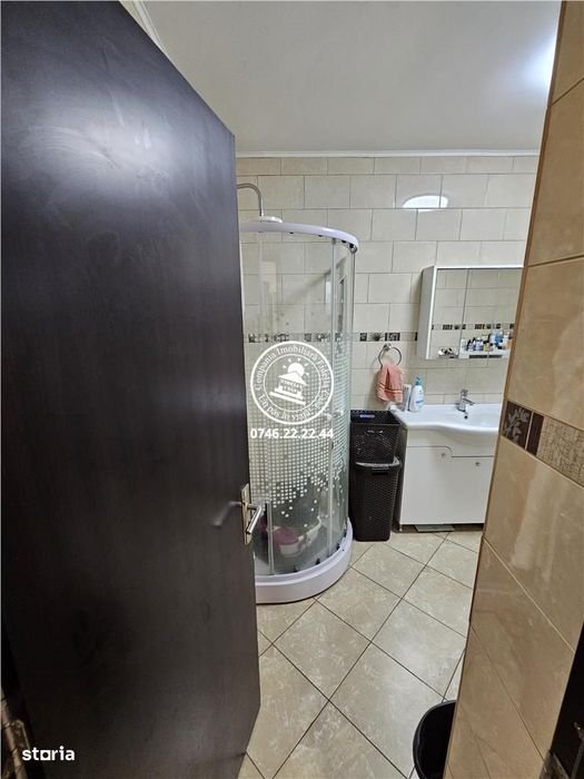 Vila 5 camere , 786 mp teren - Aroneanu , Iasi
