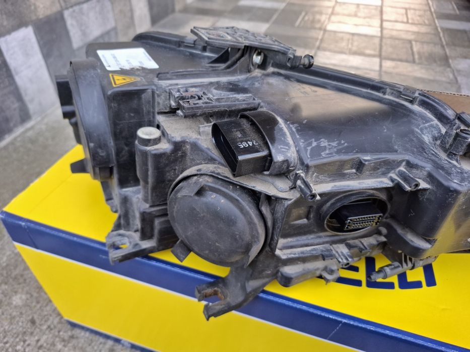 Vand far audi a4 b8 cu bixenon