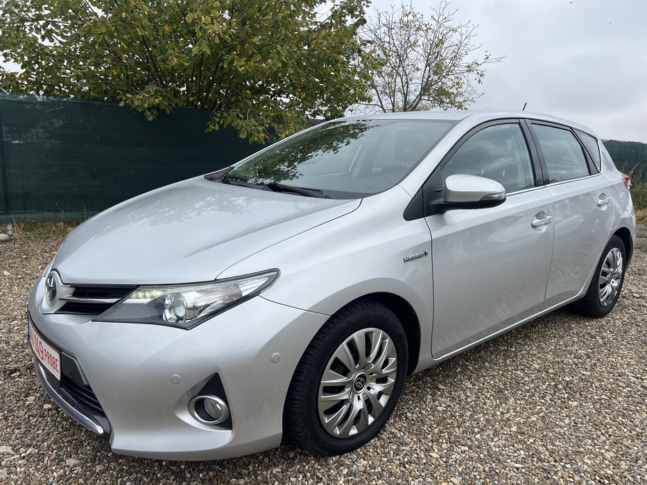 TOYOTA Auris 2015 — imagine 3