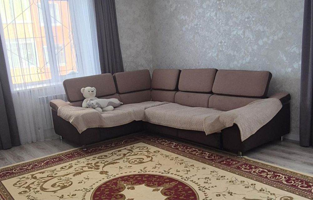 Диван.