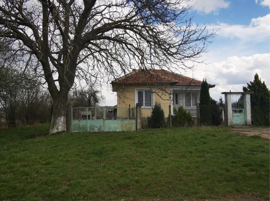 Продава се Къща в с. Оборище, Област Варна - 62 кв.м за 905 €/кв.м - Снимка #1