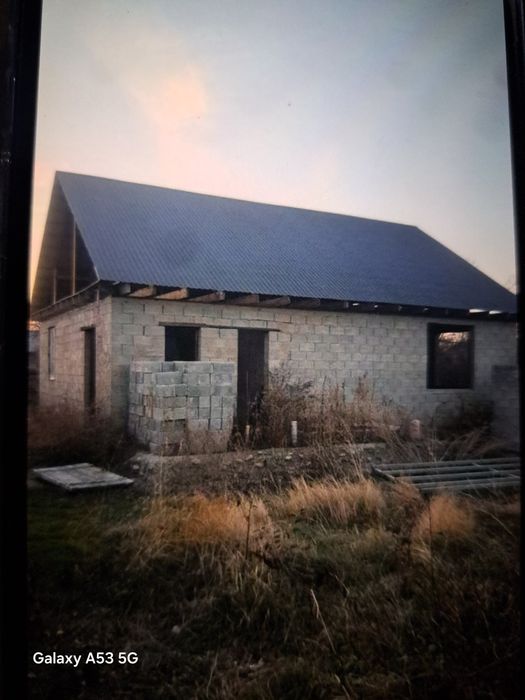 Участок с не достроенным домом