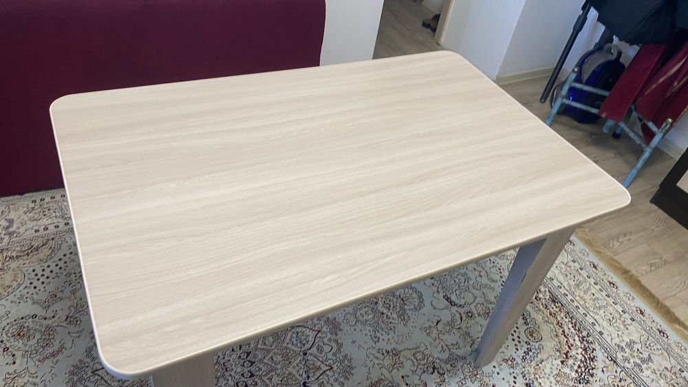 Продам стол(без стульев)