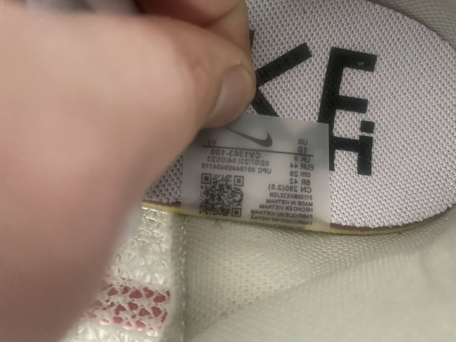 Кроссовки Nike из Вьетнама