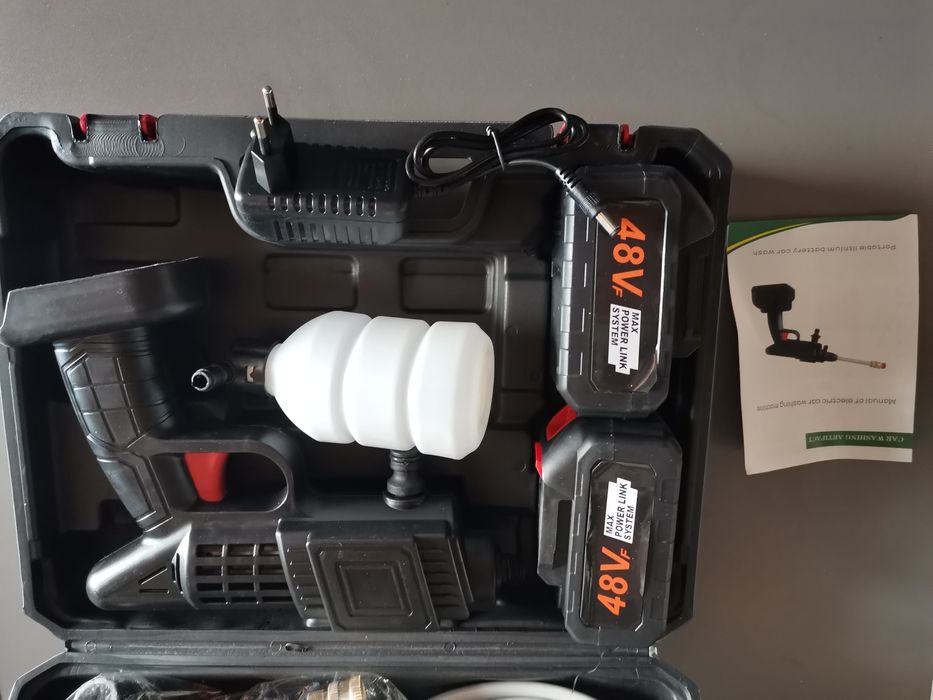 Pistol spalare cu presiune, 2 acumulatori inclusi, NOU