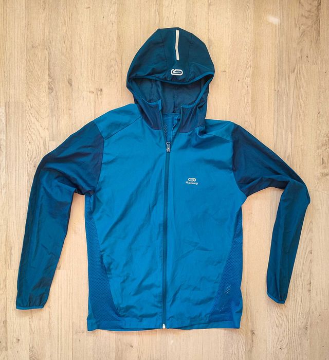 Ветровка Decathlon - Размер М, Улта-лека 160 грама.