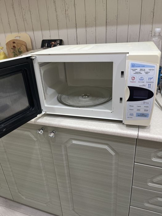 Продам микроволновую печь