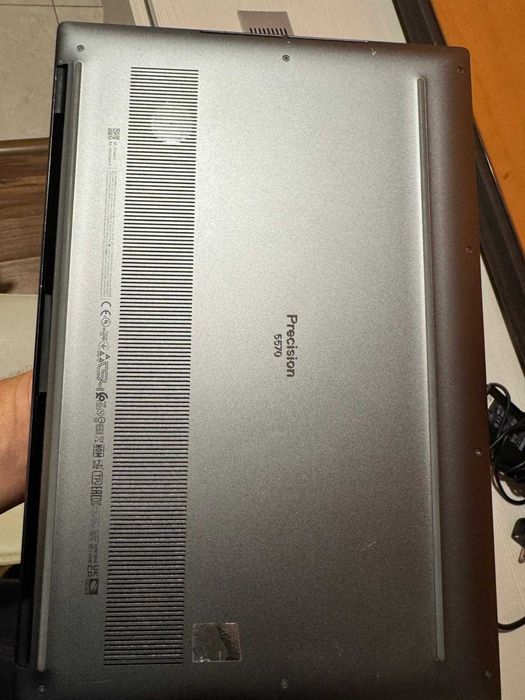 Laptop dell precision 5570 i7 32RAM 8GB GPU