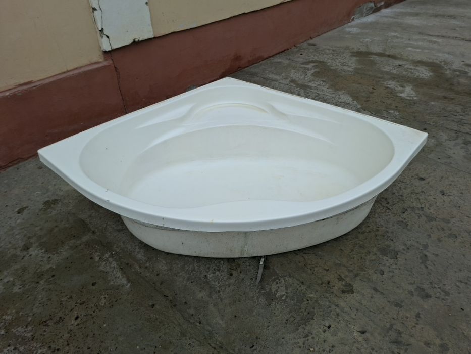 Chugun vanna sotiladi