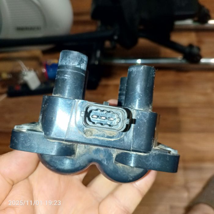 Продам катушку зажигания на LADA granta