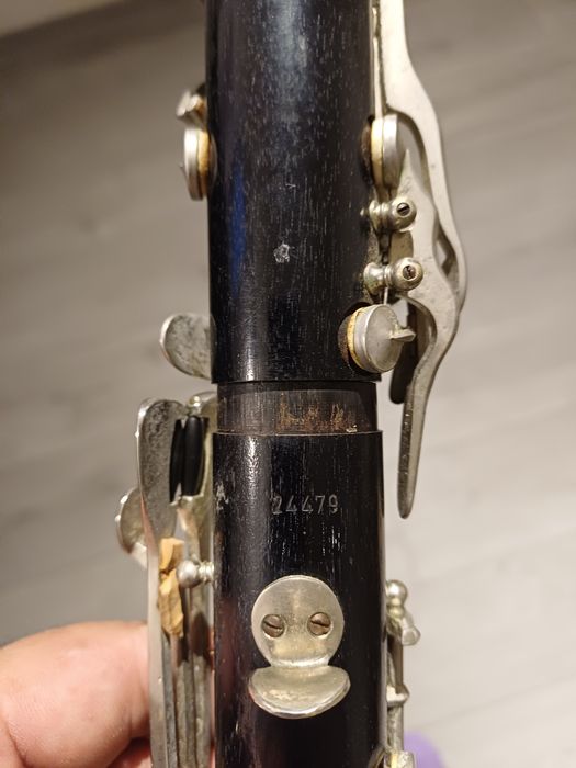 Vand clarinete intregi si  incomplete