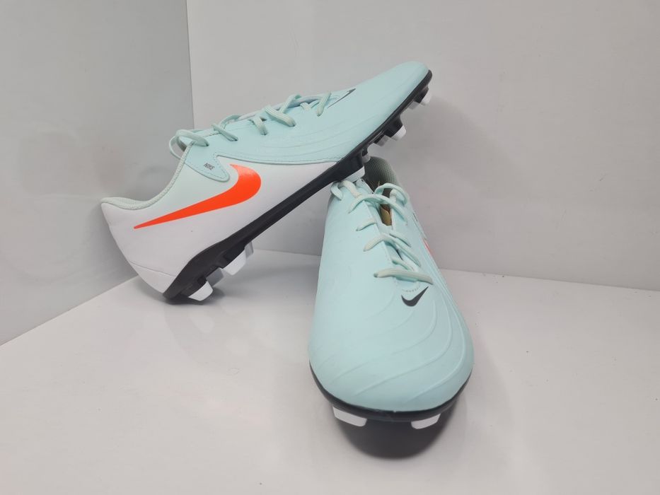 Бутонки Nike Phantom 

Чисто нови без кутия.

Размер 42.5  стелка 27 с