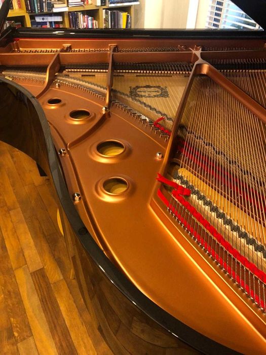 Vand pian Yamaha (practic nou) la un pret mai mic decat in magazin