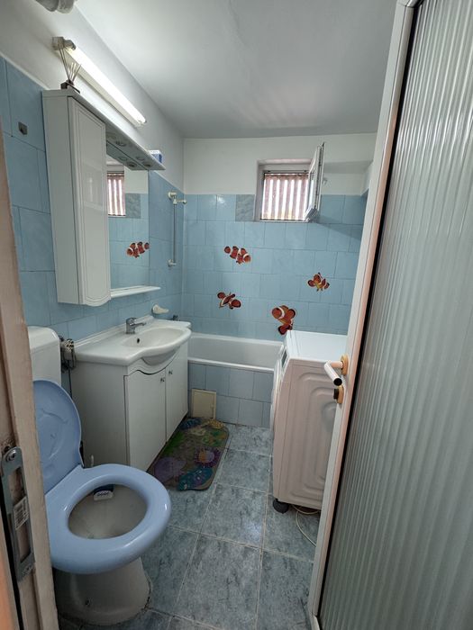 Inchiriez apartament zona centrala etaj 1