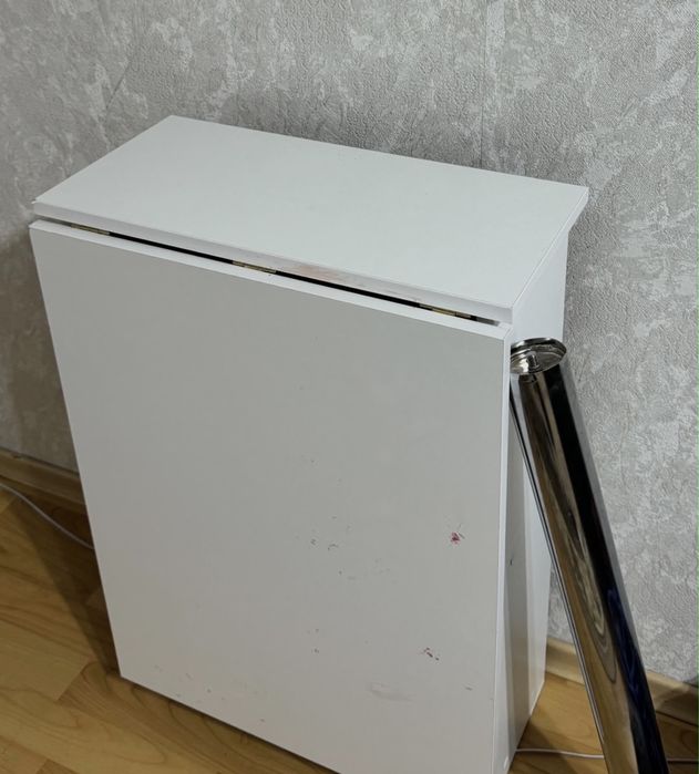 Продам маникюрный столик