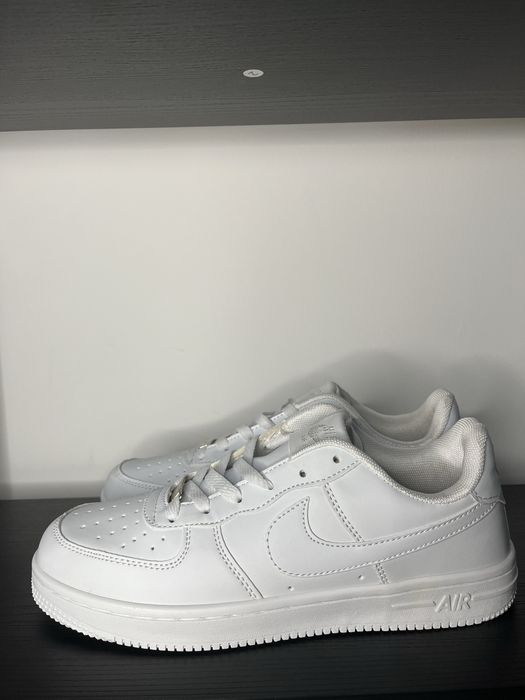 Vand Air Force 1 albi