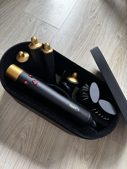 Dyson airwrap negru