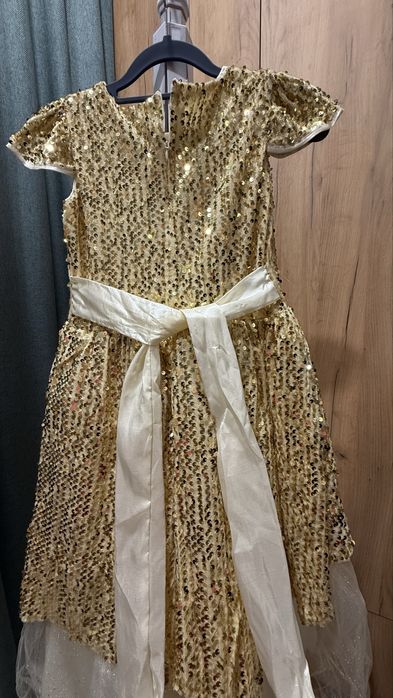 Платье на 8-10 лет