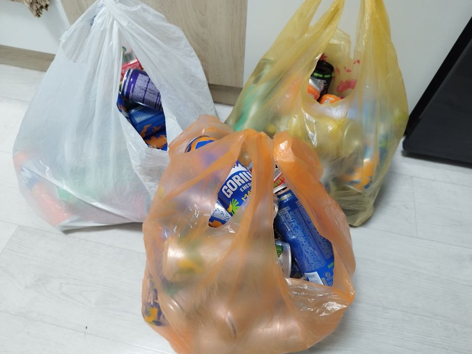 Продам жестяные банки