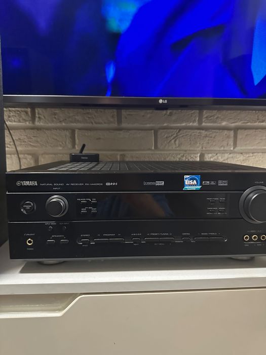 Усилвател с колони и субуфер