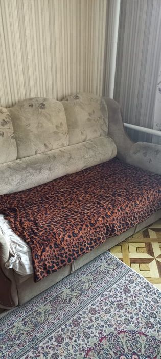 Продам диван с креслами