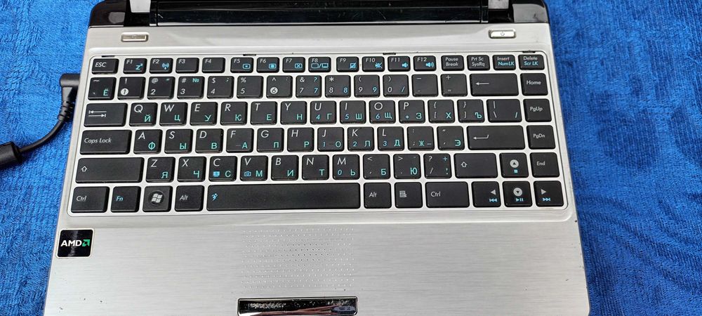 *ASUS Eee PC | 1201K AMD | Geode Netbook 30,7 cm (12.1") mini laptop