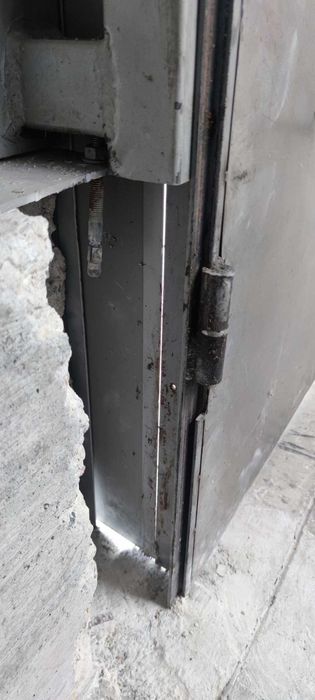 Метална врата 2,50м х 2,50м с рамка