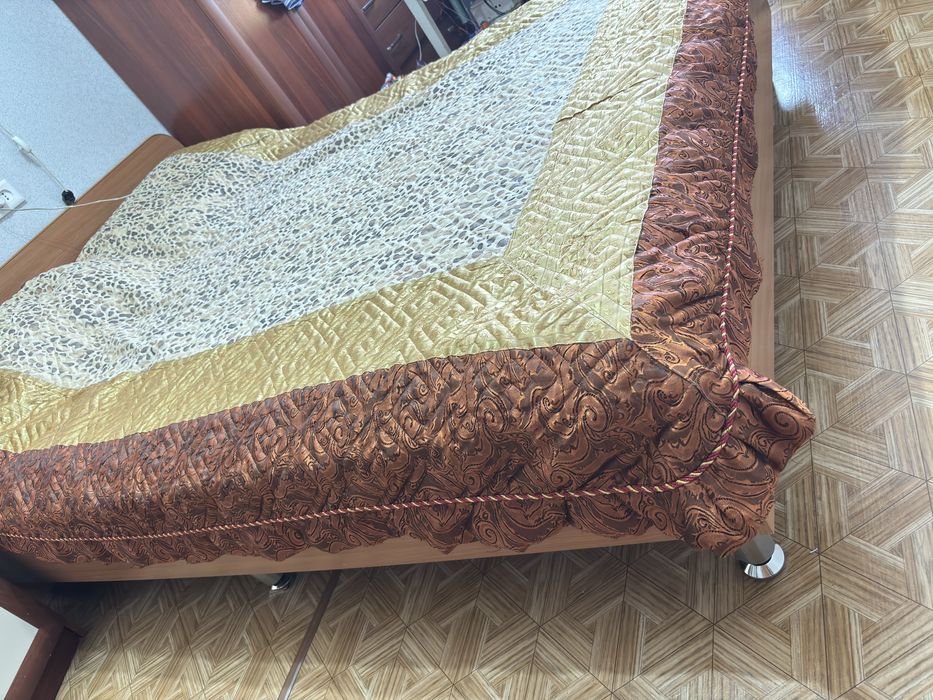 Двухспальная кровать