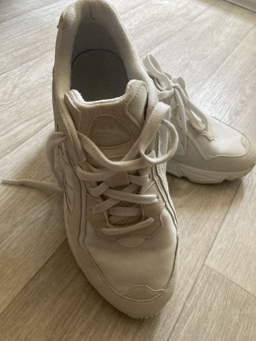 кроссовки adidas Yung-96 Chasm в белом цвете