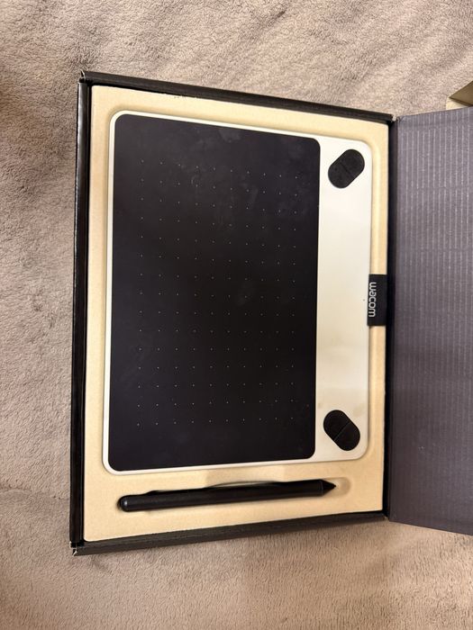 графический планшет(Wacom Intuos Draw Pen Tablet (CTL-490))