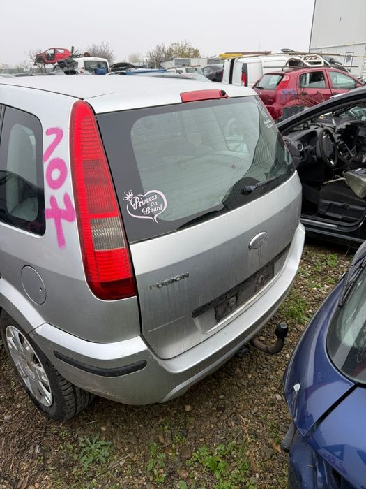 Dezmembrez Ford Fusion 1.3i 1.4i 1.4hdi 1.6i
