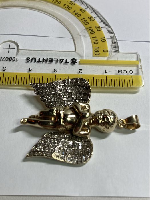 Pandantiv ingeras aur cu diamante