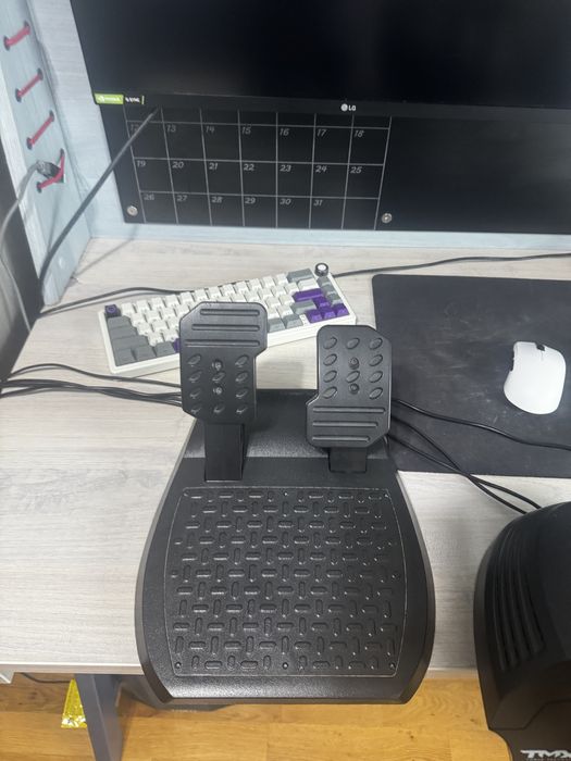 Thrustmaster TMX с шифтър