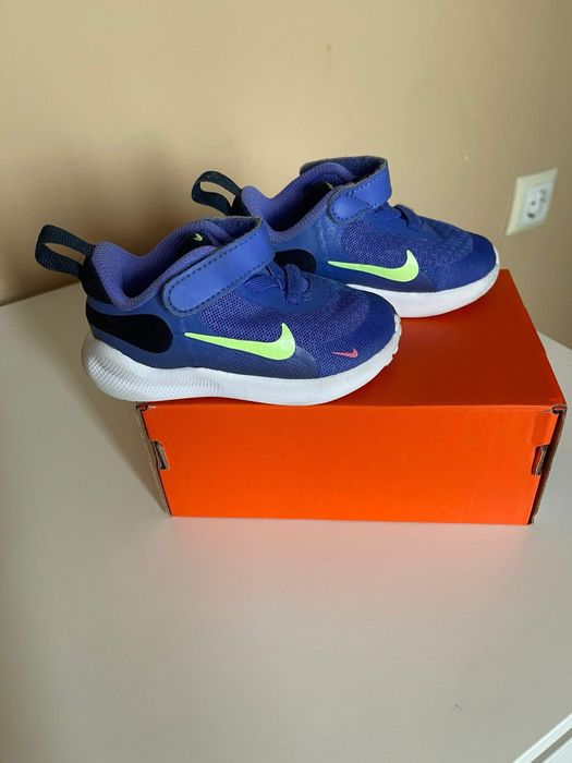 Детски маратонки Nike revolution 7 , номер 21