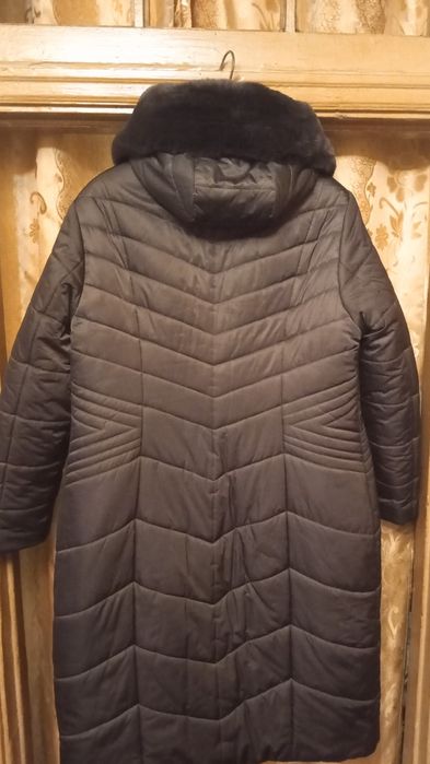 Продаётся пуховое пальто.