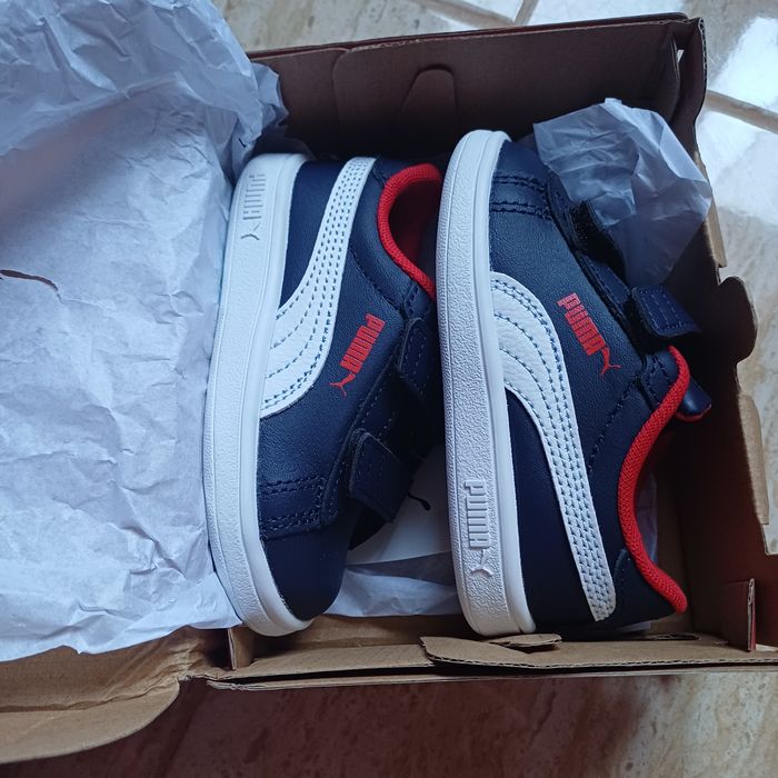 Adidasi nr 21 noi.Preț 80 lei