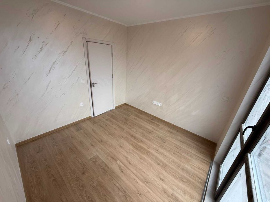 Продава се Тристаен апартамент в Варна, Възраждане 3 - 108 кв.м за 638 €/кв.м - Снимка #7