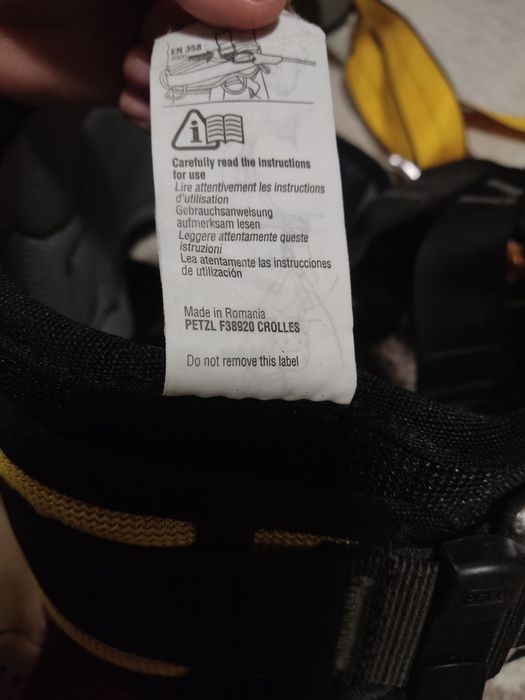 Сбруя (седалка) Petzl Navaho с вграден гръден самохват за височинна работа