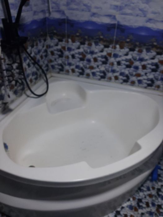 Срочно целая ванная чугунная тяжёлая читайте ниже