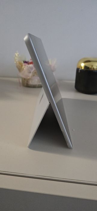 Microsoft Surface 1824 64gb vand sau schimb cu pc ddr4