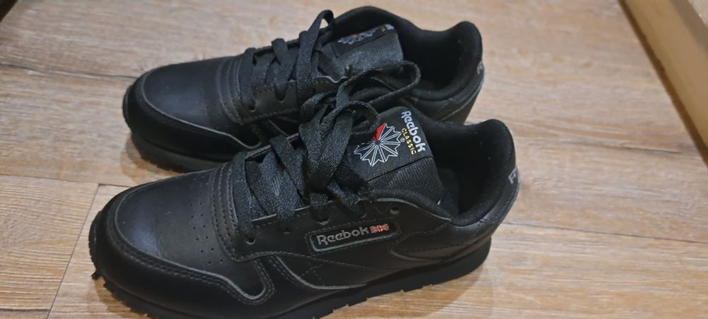 Кожени маратонки 32.5 номер Reebok