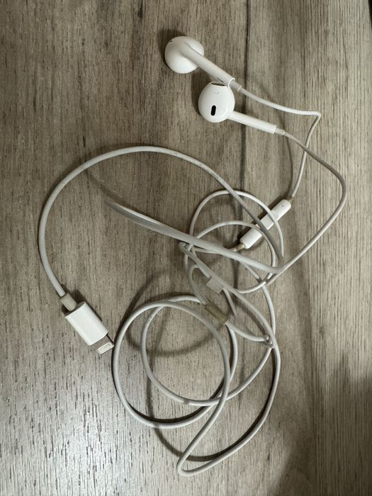 Наушник для айфон